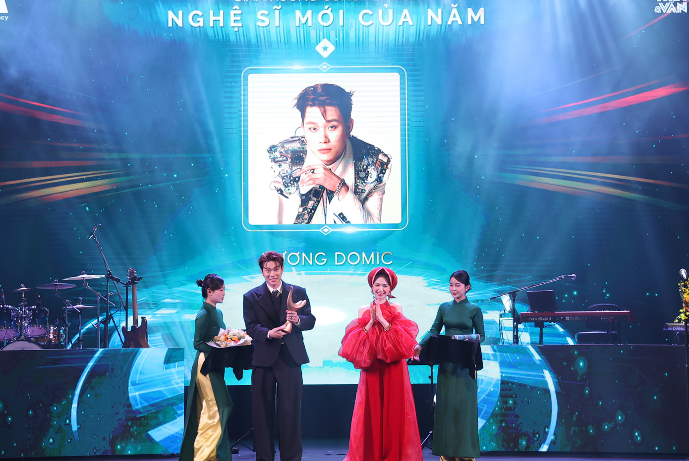 Dương Domic là Nghệ sĩ mới của năm, vượt qua Nân, Liu Grace, marzuz, 52Hz.