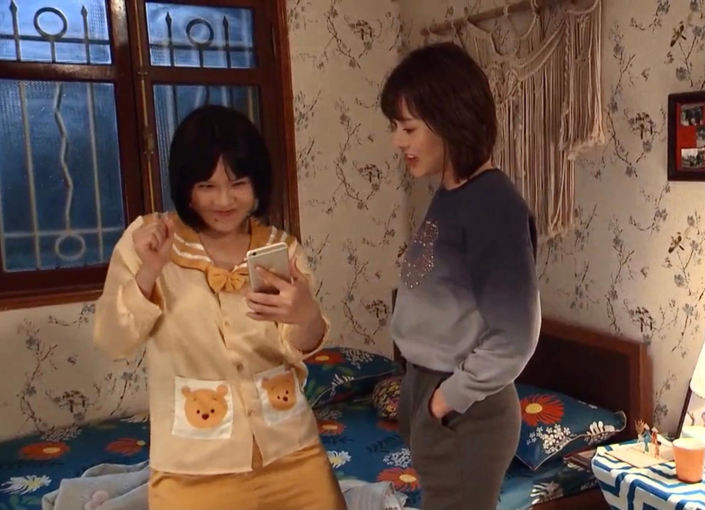 Vào vai hai chị em, TUYẾT và Phương Oanh có nhiều cảnh quay chung trong "Hương vị tình thân" Vào vai hai chị em, TUYẾT và Phương Oanh có nhiều cảnh quay chung trong "Hương vị tình thân"