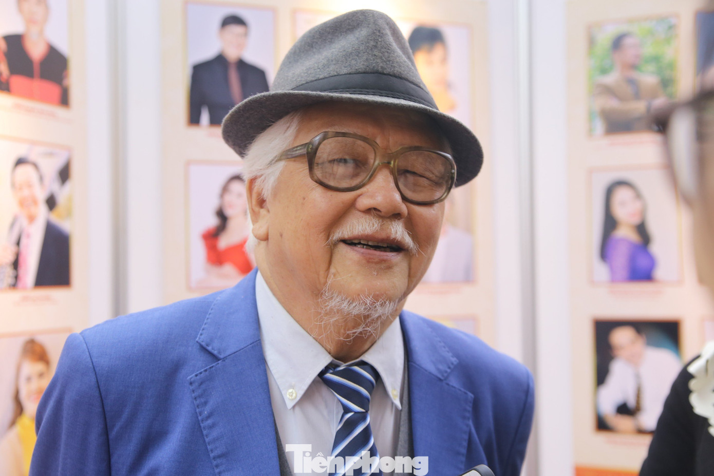 NSƯT Đức Trung và con trai - diễn viên Lê Tuấn Anh - cùng có tên trong đợt xét tặng danh hiệu Nghệ sĩ Nhân dân (NSND), Nghệ sĩ Ưu tú (NSƯT) lần thứ 10. Họ là cặp cha con duy nhất cùng có mặt trong danh sách. NSND Đức Trung sinh năm 1939. Ông là một trong những nghệ sĩ lớn tuổi nhất trong đợt trao tặng danh hiệu lần này. Diễn viên Lê Tuấn Anh được phong nghệ sĩ ưu tú.