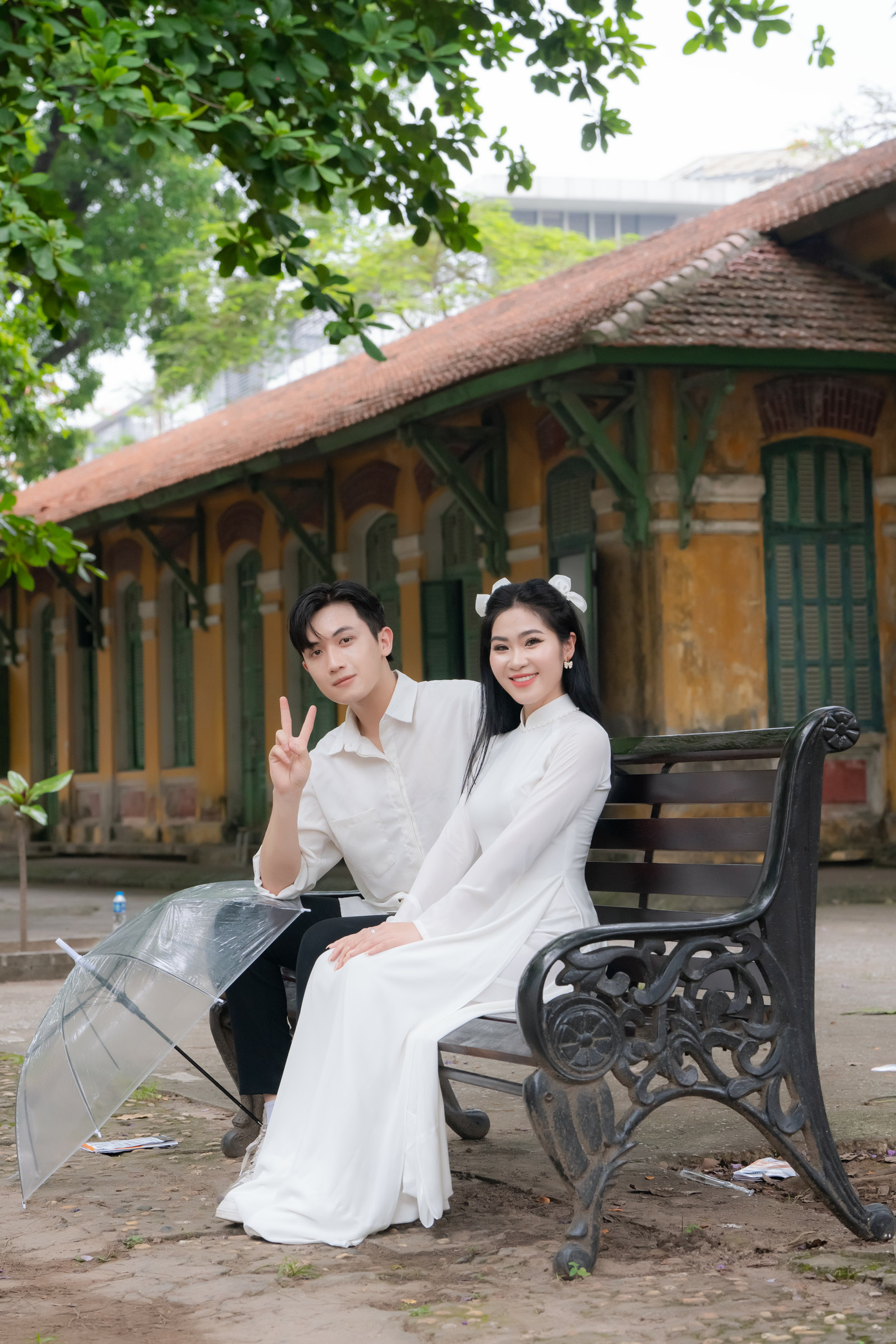 Hà Myo diện áo dài trắng như nữ sinh cấp 3. Hà Myo diện áo dài trắng như nữ sinh cấp 3.