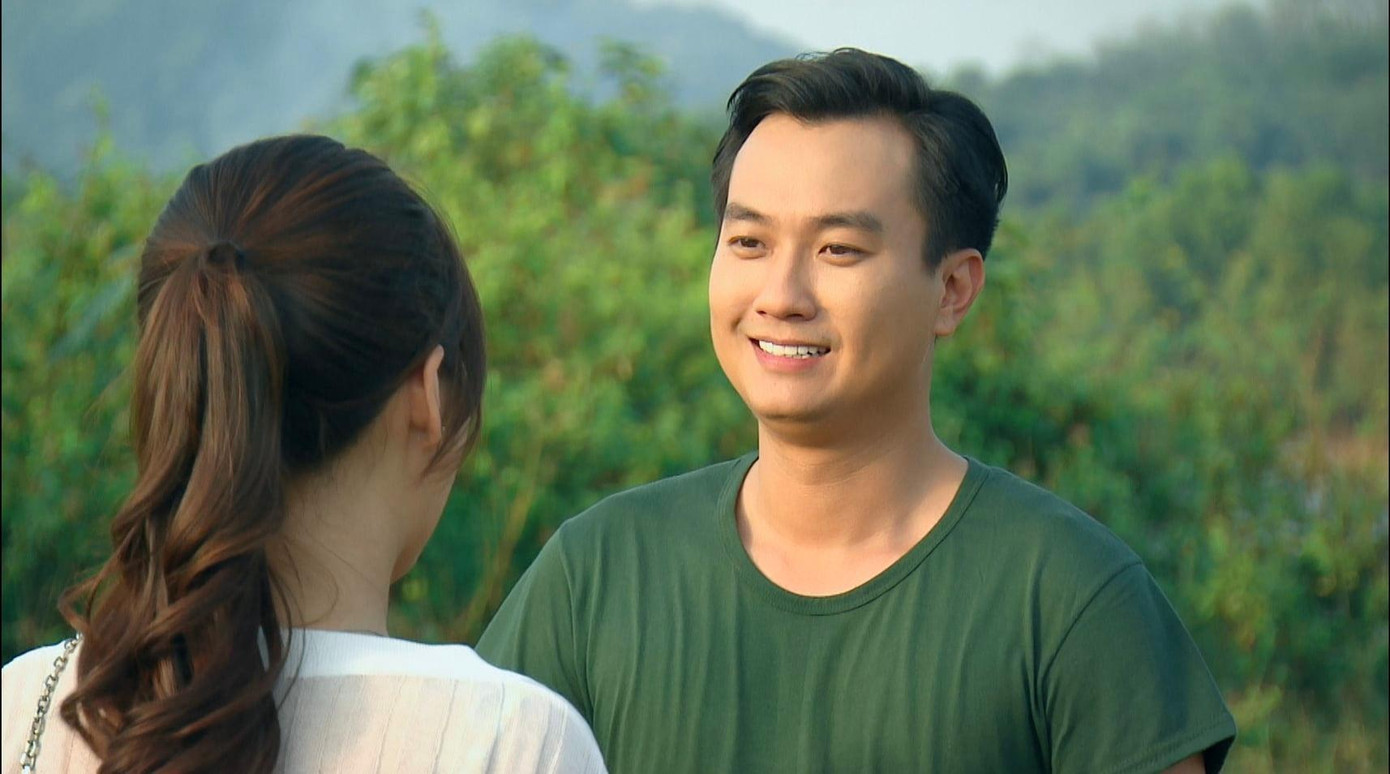 Anh Tuấn rũ bỏ hình tượng soái ca, công tử thường thấy để hóa thân vào vai chiến sĩ công an. Anh Tuấn rũ bỏ hình tượng soái ca, công tử thường thấy để hóa thân vào vai chiến sĩ công an.