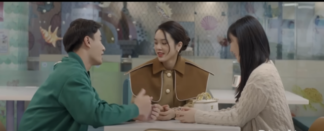 Bộ ba Trung, Vy, Hạnh hội ngộ, ôn lại chuyện cũ. Ảnh: CMH. Bộ ba Trung, Vy, Hạnh hội ngộ, ôn lại chuyện cũ. Ảnh: CMH.