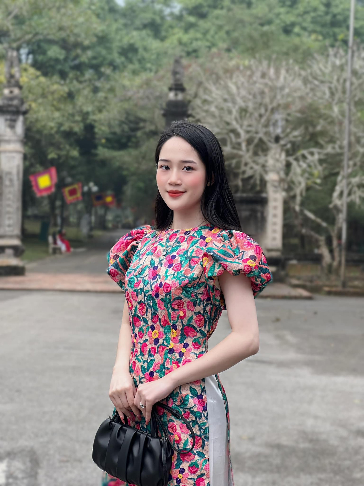 Ban đầu, cô thử sức casting vai quần chúng nhưng được đạo diễn Phi Tiến Sơn tin tưởng chọn đóng nữ chính.