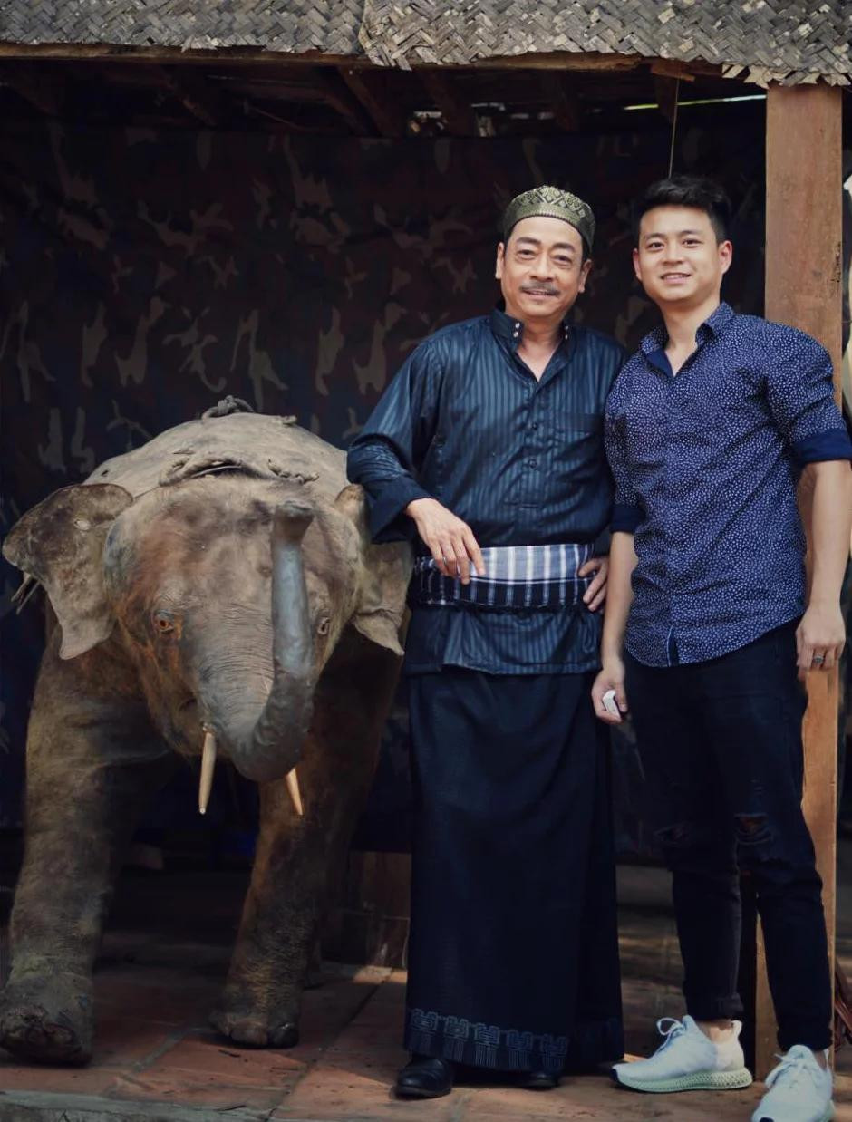 Hoàng Dương và cố NSND Hoàng Dũng. Hoàng Dương và cố NSND Hoàng Dũng.