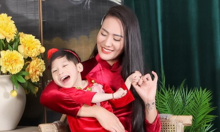 Nữ diễn viên cho biết sức khỏe cô vẫn ổn và cầu chúc cho mọi người bình an vượt qua đại dịch. Nữ diễn viên cho biết sức khỏe cô vẫn ổn và cầu chúc cho mọi người bình an vượt qua đại dịch.