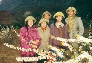 Các diễn viên phim Hoa ban đỏ. Các diễn viên phim Hoa ban đỏ.