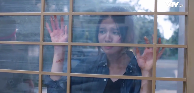 Trong tập 67 phát sóng tối 31/5, Như Ý lập công lớn khi bất chấp hiểm nguy lao vào đám cháy và lần theo dấu vết của Ong chúa (Kim Phượng) để cứu được Hải Triều thoát chết trong gang tấc. Trong tập 67 phát sóng tối 31/5, Như Ý lập công lớn khi bất chấp hiểm nguy lao vào đám cháy và lần theo dấu vết của Ong chúa (Kim Phượng) để cứu được Hải Triều thoát chết trong gang tấc.