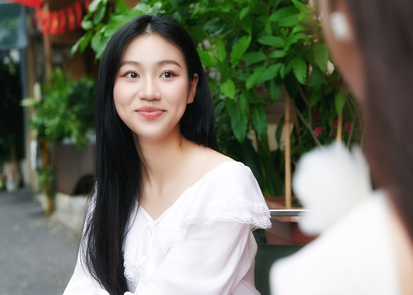 “Từ nhỏ tôi đã biết đến Hoa hậu Việt Nam thông qua TV, báo chí. Lớn lên, tôi mới hiểu sâu sắc hơn, cảm thấy đây là nơi giúp người con gái Việt Nam tỏa sáng và lan tỏa giá trị. Năm nay tôi 20 tuổi, cảm thấy đủ chín chắn nên quyết định thử sức, không muốn chờ đợi thêm nữa", Huyền Cơ tiết lộ lý do ghi danh tại Hoa hậu Việt Nam 2024.