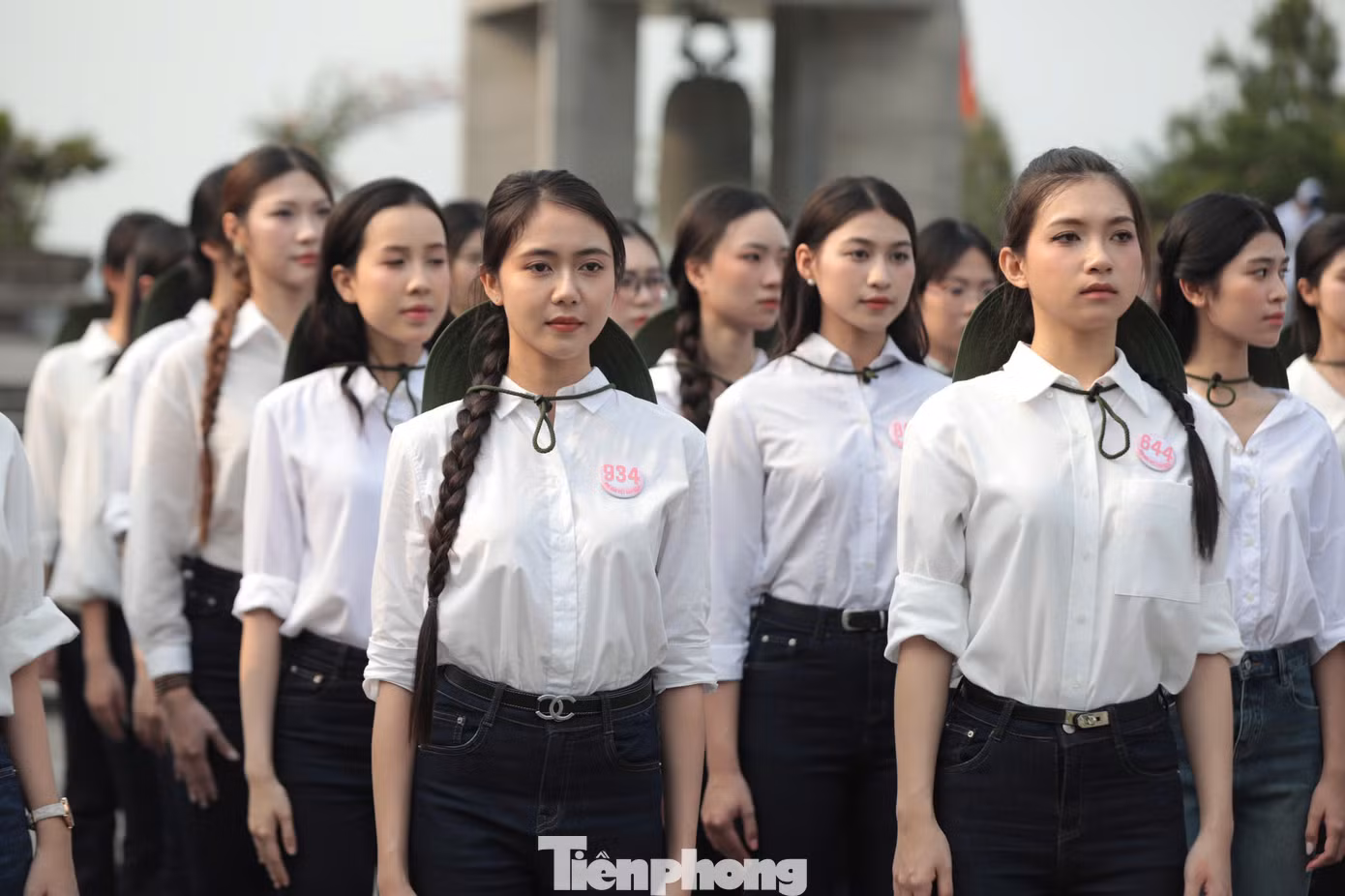 Nhiều thí sinh lần đầu tới Quảng Trị, bày tỏ sự biết ơn khi được lắng nghe những chiến công của thế hệ cha ông trong quá trình bảo vệ độc lập.