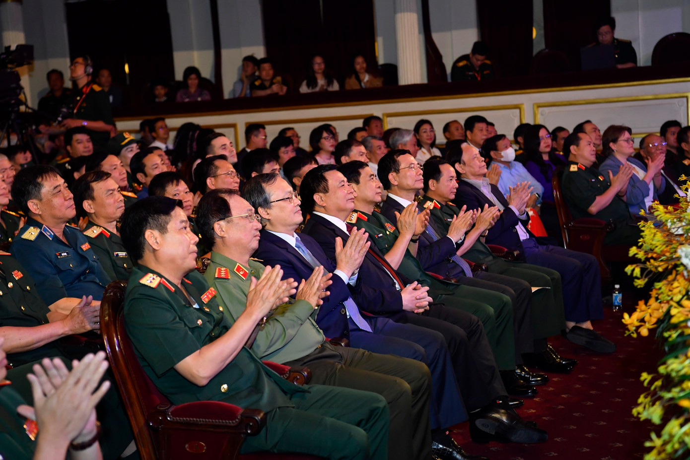 Dự lễ trao giải có Đại tướng Phan Văn Giang, Ủy viên Bộ Chính trị, Phó Bí thư Quân ủy T.Ư, Bộ trưởng Bộ Quốc phòng; Ủy viên Bộ Chính trị, Giám đốc Học viện Chính trị quốc gia Hồ Chí Minh, Chủ tịch Hội đồng Lý luận T.Ư Nguyễn Xuân Thắng; lãnh đạo ban, bộ, ngành cùng đại biểu trong và ngoài quân đội.