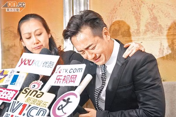Lùm xùm quấy rối bạn diễn kém 19 tuổi khiến nam diễn viên Thiên Long Bát Bộ lao đao