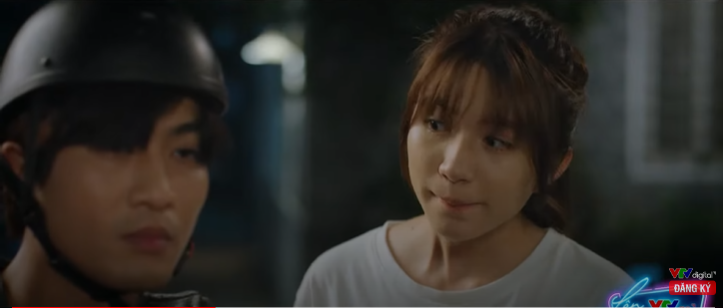 Đông Phong ghen tuông ra mặt. Đông Phong ghen tuông ra mặt.