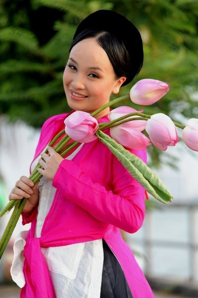 NSƯT Thu Huyền được nhiều khán giả nhắc đến với biệt danh "Thị Mầu" hay "Huyền chèo". NSƯT Thu Huyền được nhiều khán giả nhắc đến với biệt danh "Thị Mầu" hay "Huyền chèo".