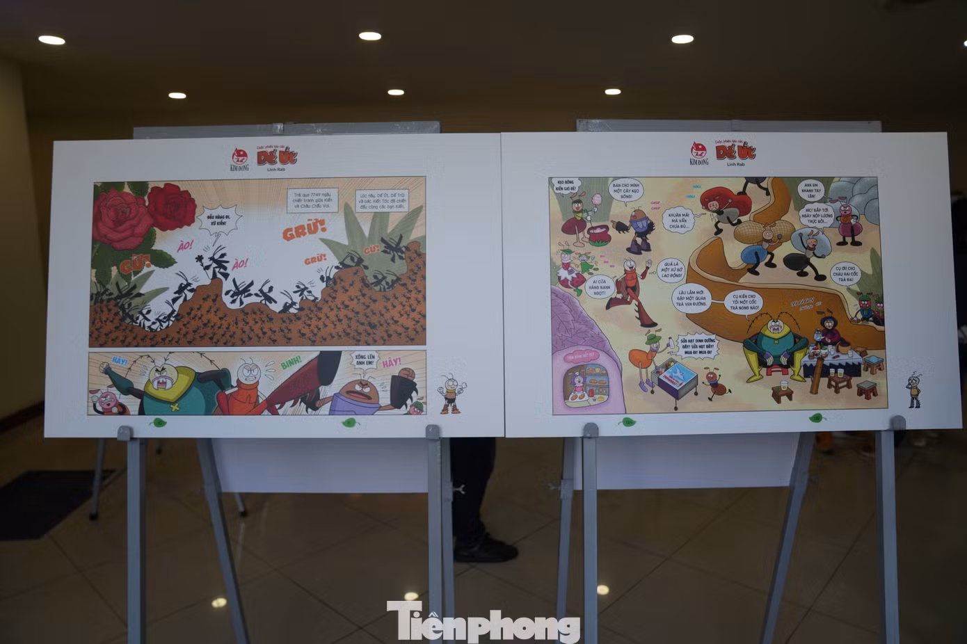 Hình ảnh tại triển lãm trưng bày tranh trong tác phẩm Cuộc phiêu lưu của Dế Út. Ảnh: Trọng Quân.