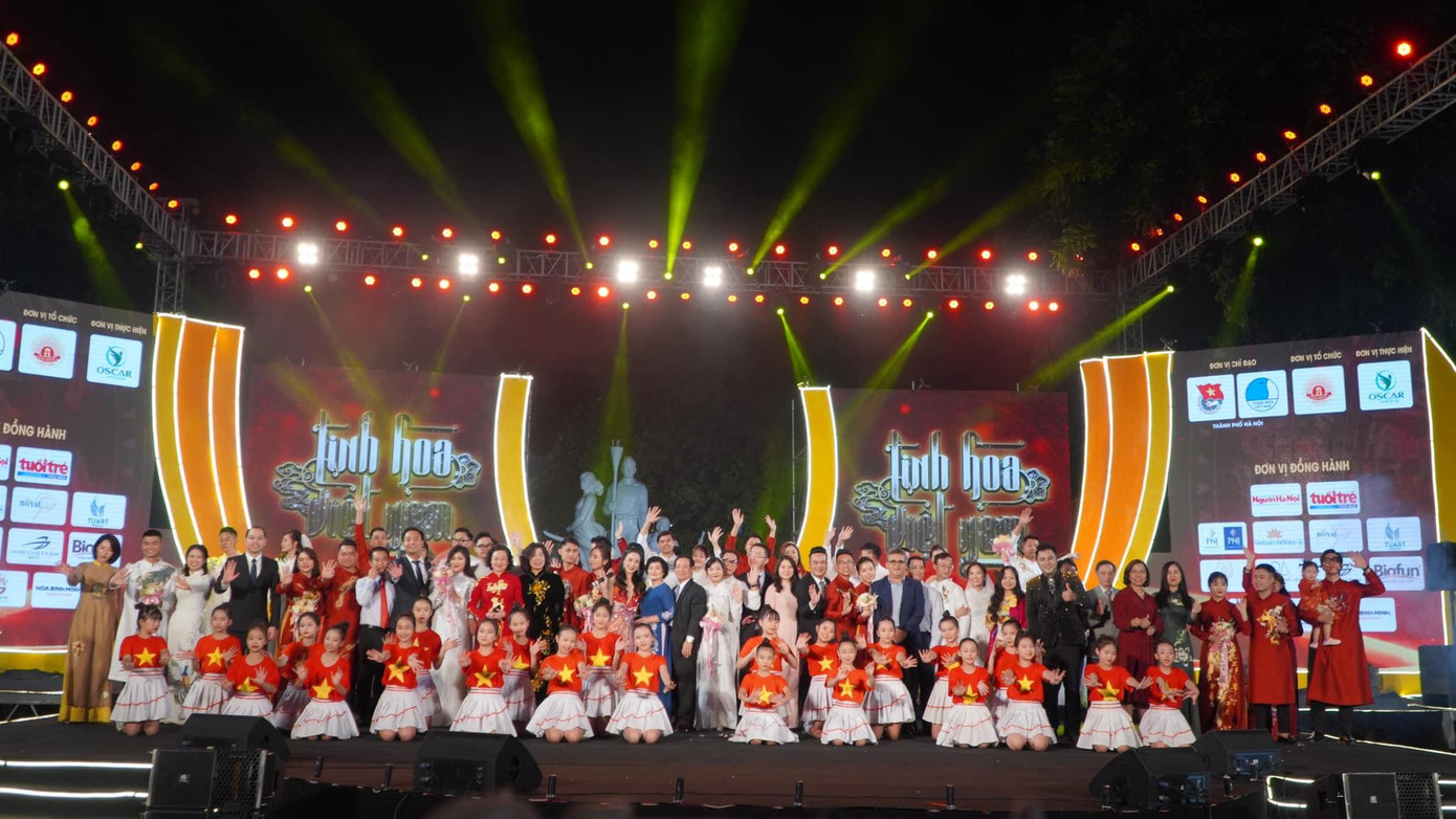 Khi được chọn, các đôi cần cam kết không được tổ chức lễ cưới nhiều lần, linh đình, mời quá 300 khách và một số nội dung khác theo Chỉ thị số 11