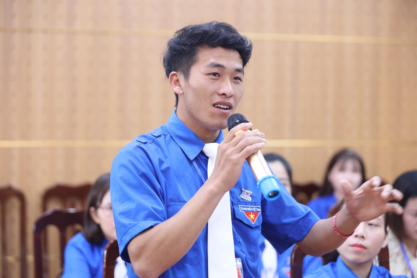 Anh Giàng A La chia sẻ câu chuyện khởi nghiệp của mình. Ảnh: Như Ý Anh Giàng A La chia sẻ câu chuyện khởi nghiệp của mình. Ảnh: Như Ý