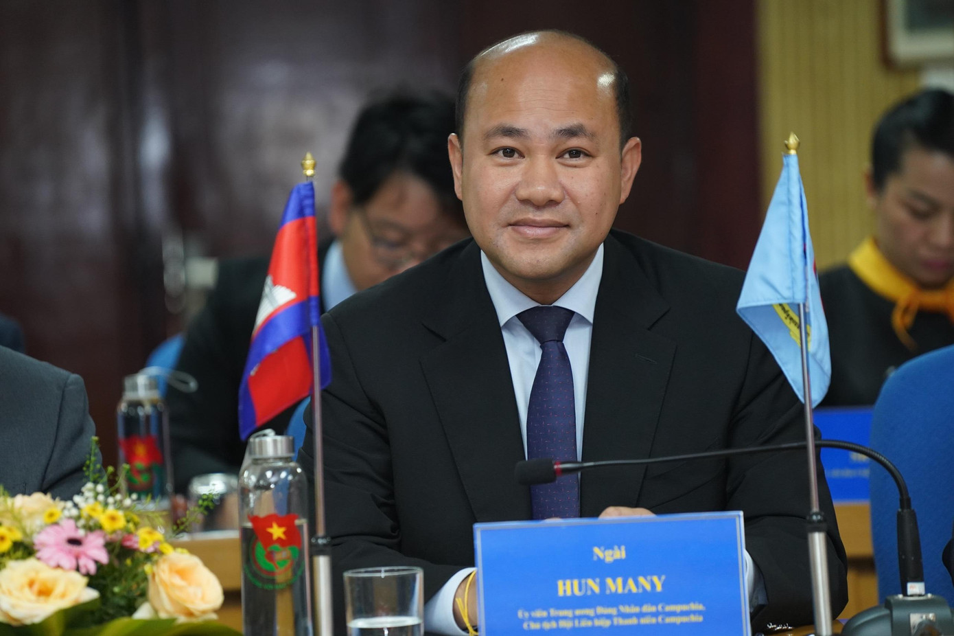 Anh Hun Many, Ủy viên T.Ư Đảng Nhân dân Campuchia, Chủ tịch Nhóm Nghị sĩ trẻ Campuchia, Chủ tịch Hội LHTN Campuchia Anh Hun Many, Ủy viên T.Ư Đảng Nhân dân Campuchia, Chủ tịch Nhóm Nghị sĩ trẻ Campuchia, Chủ tịch Hội LHTN Campuchia