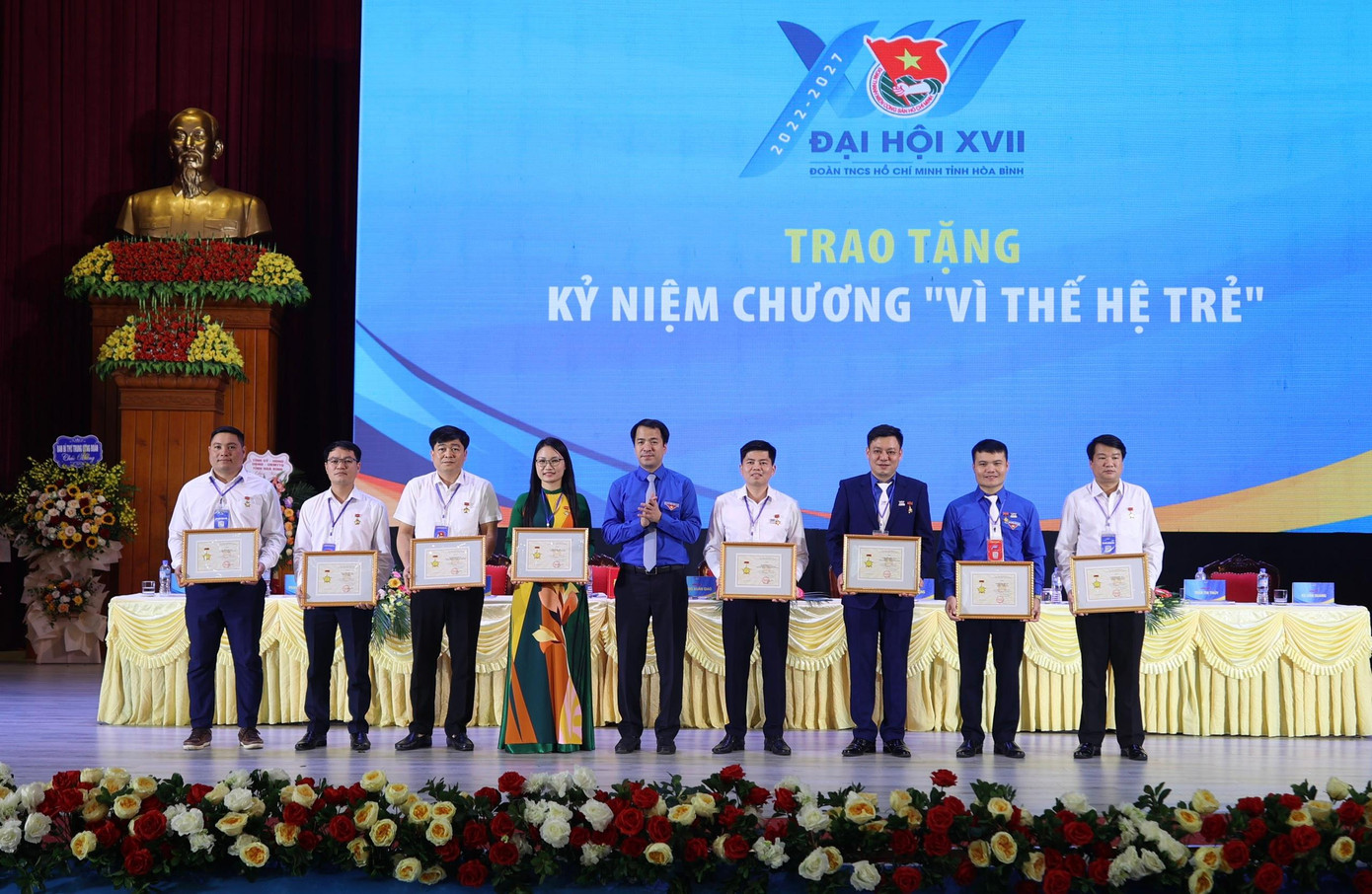 T.Ư Đoàn trao Kỷ niệm chương Vì thế hệ trẻ