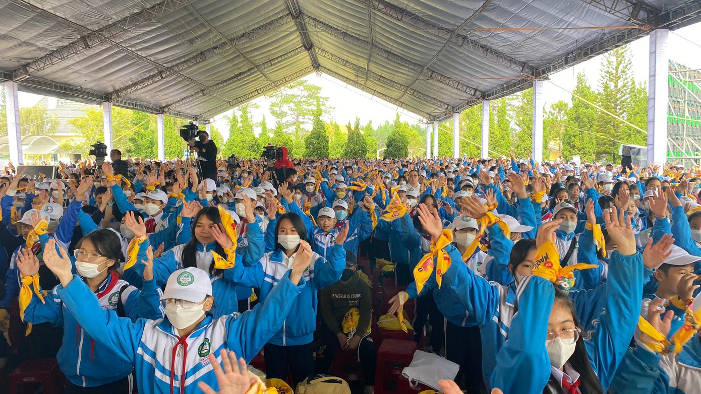 Hàng ngàn học sinh Đà Lạt hào hứng hưởng ứng chương trình tại lễ khởi động