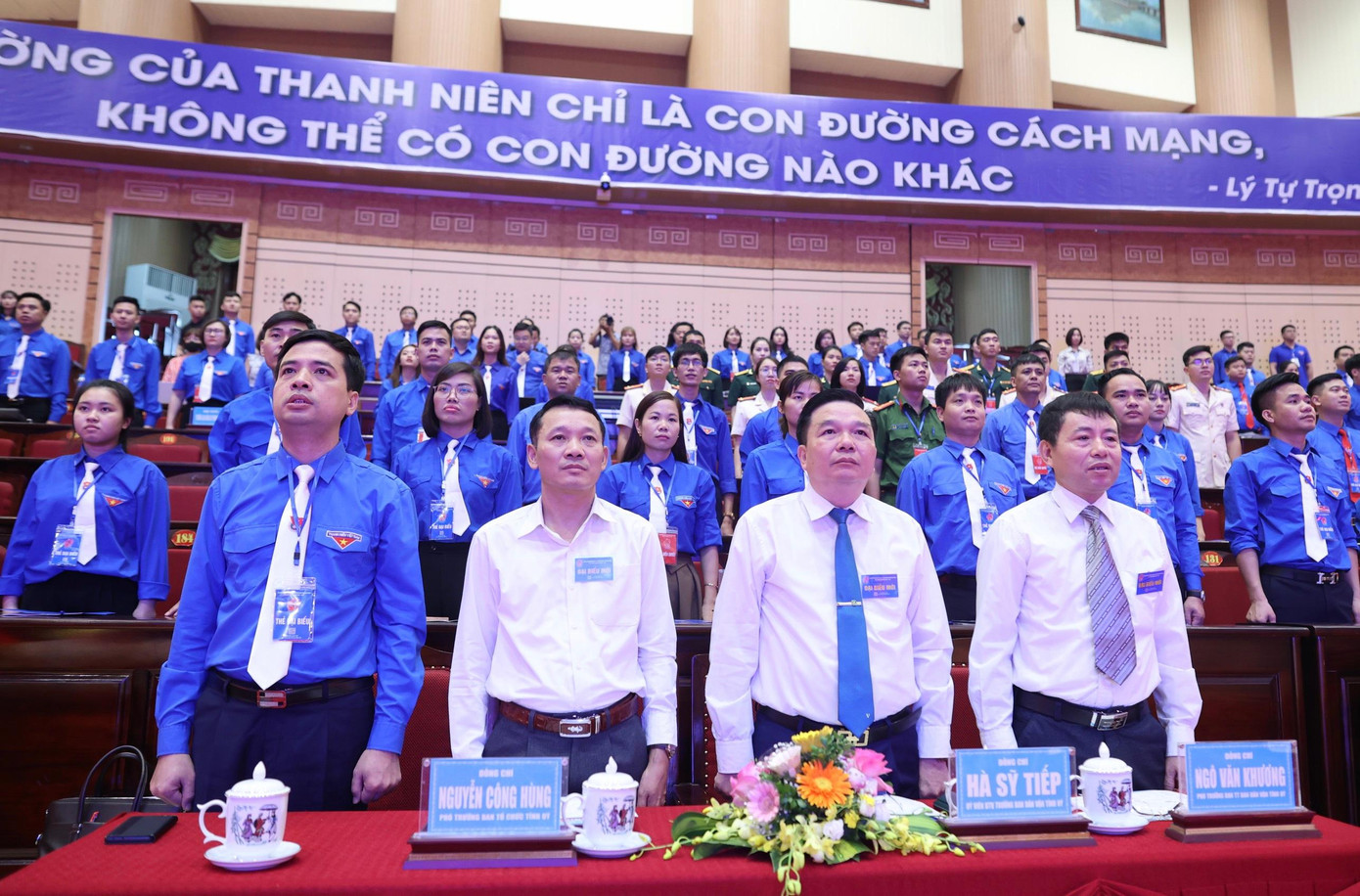 Các đại biểu làm lễ chào cờ tại lễ khai mạc. Ảnh: Như Ý Các đại biểu làm lễ chào cờ tại lễ khai mạc. Ảnh: Như Ý