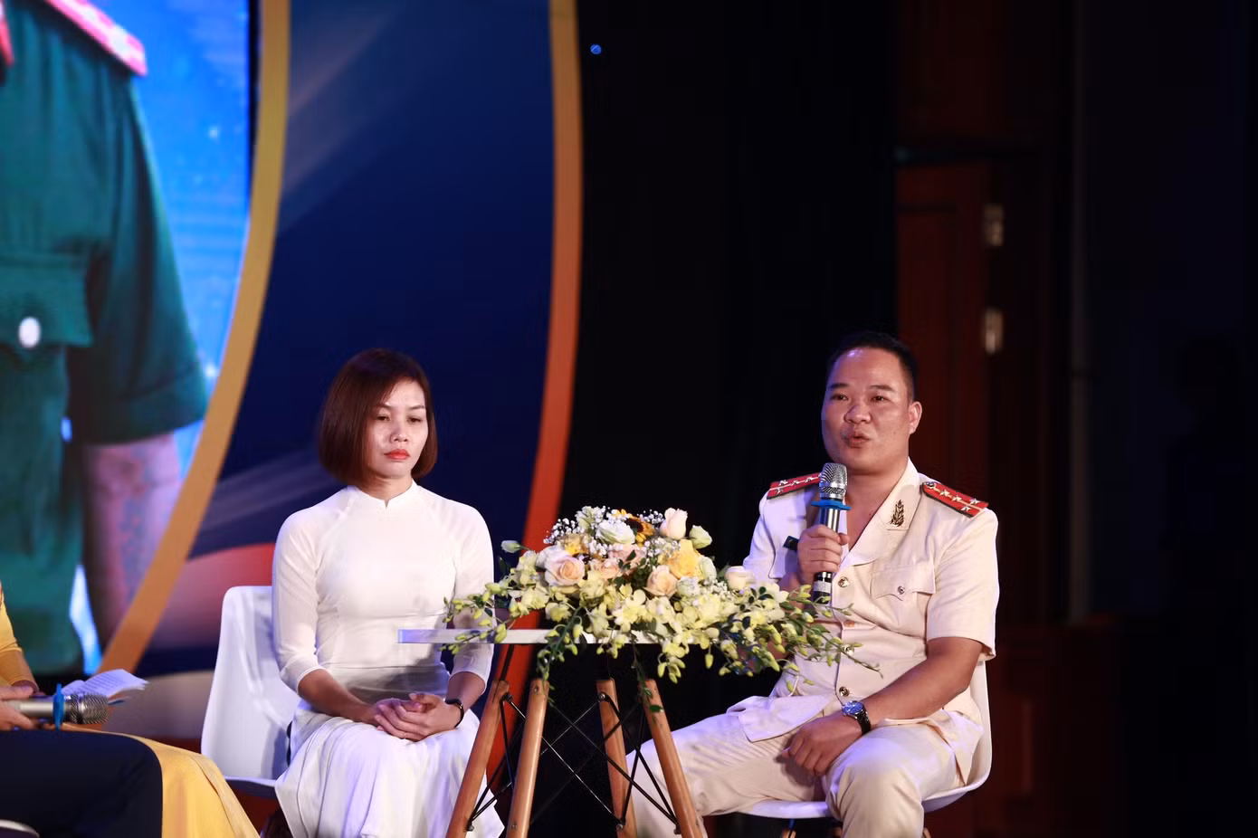 Đại úy Nguyễn Văn Thành kể về công việc thầm lặng, đầy nguy hiểm trong điều tra tội phạm về ma túy (Ảnh: Bảo Anh)