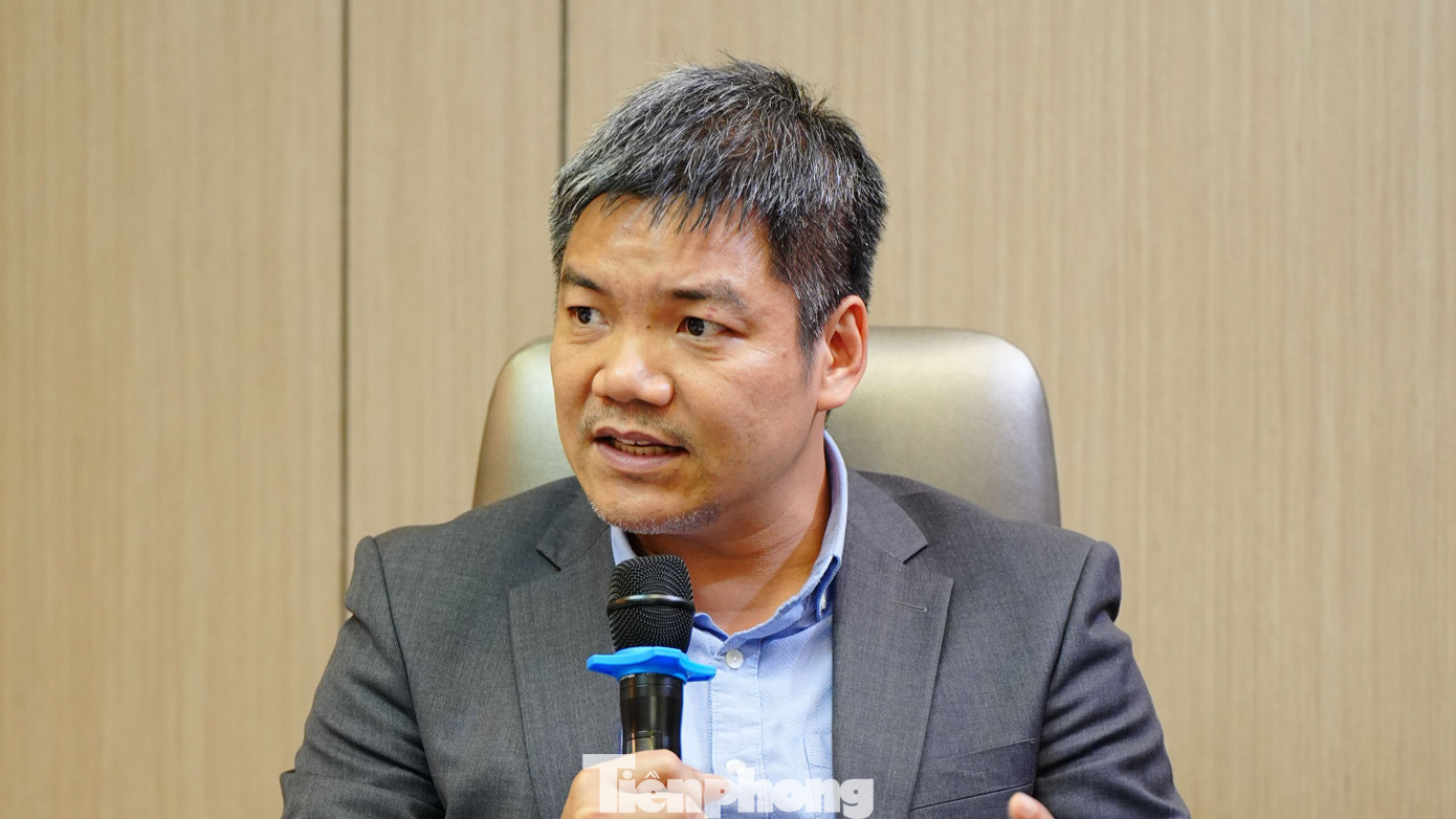 Ông Nguyễn Bá Hùng - chuyên gia Kinh tế trưởng của Ngân hàng ADB tại Việt Nam. Ông Nguyễn Bá Hùng - chuyên gia Kinh tế trưởng của Ngân hàng ADB tại Việt Nam.