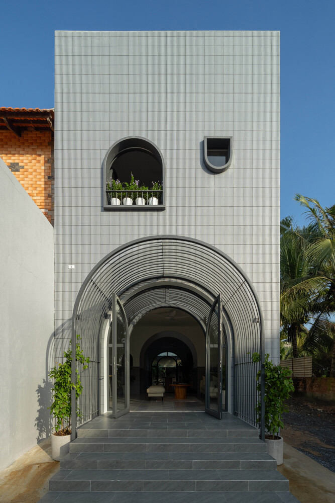 Dựa trên mong muốn của gia chủ, nhóm thiết kế hướng đến mục tiêu tạo ra một không gian sống nhỏ gọn, nhưng tiện dụng và thoải mái.