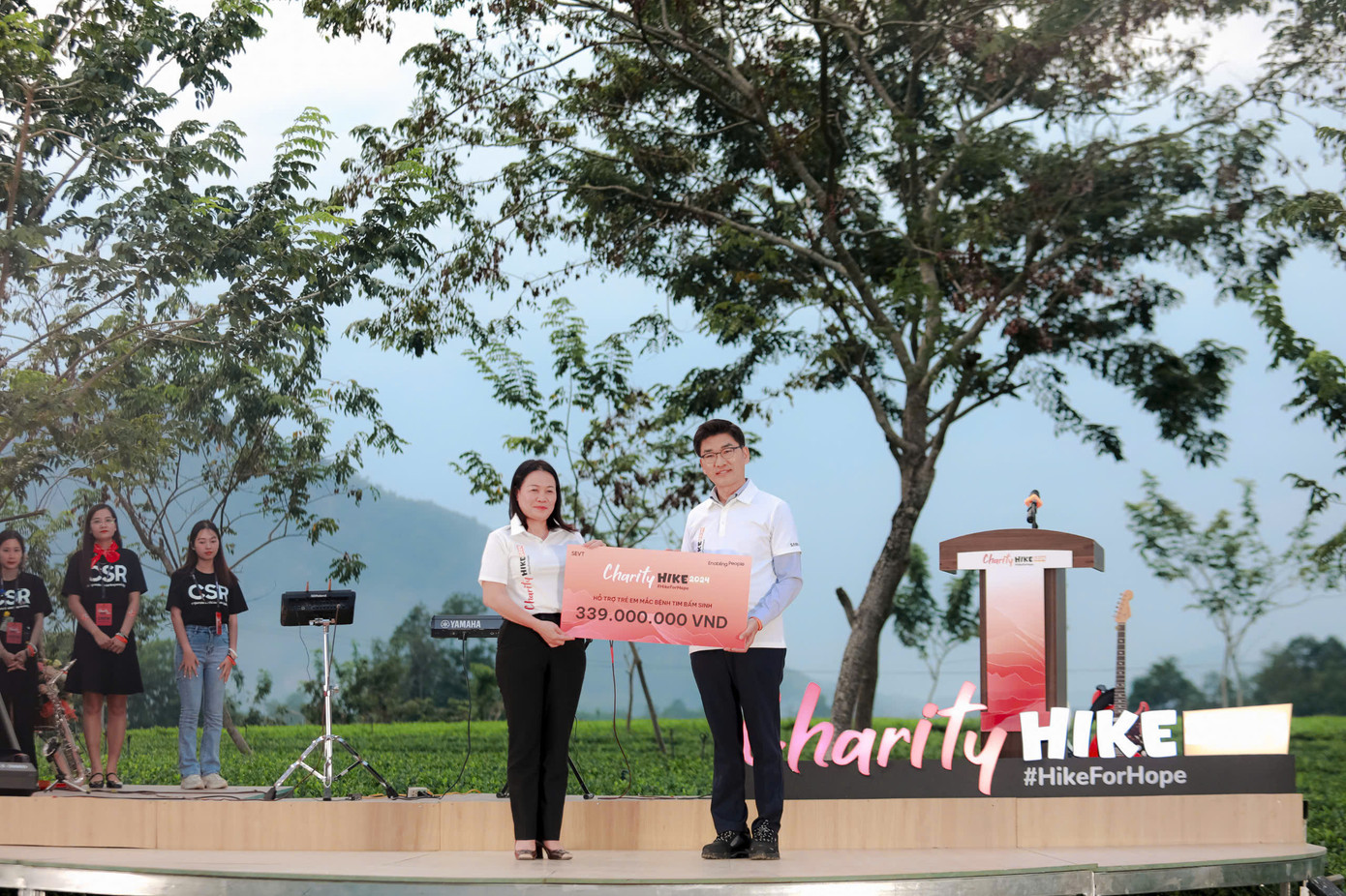 Dự án Charity Hike 2024 với thông điệp “Đi để mang lại Hy vọng", góp phần mang lại ước mơ, thắp sáng hy vọng cho các em nhỏ mắc bệnh tim tại Thái Nguyên.