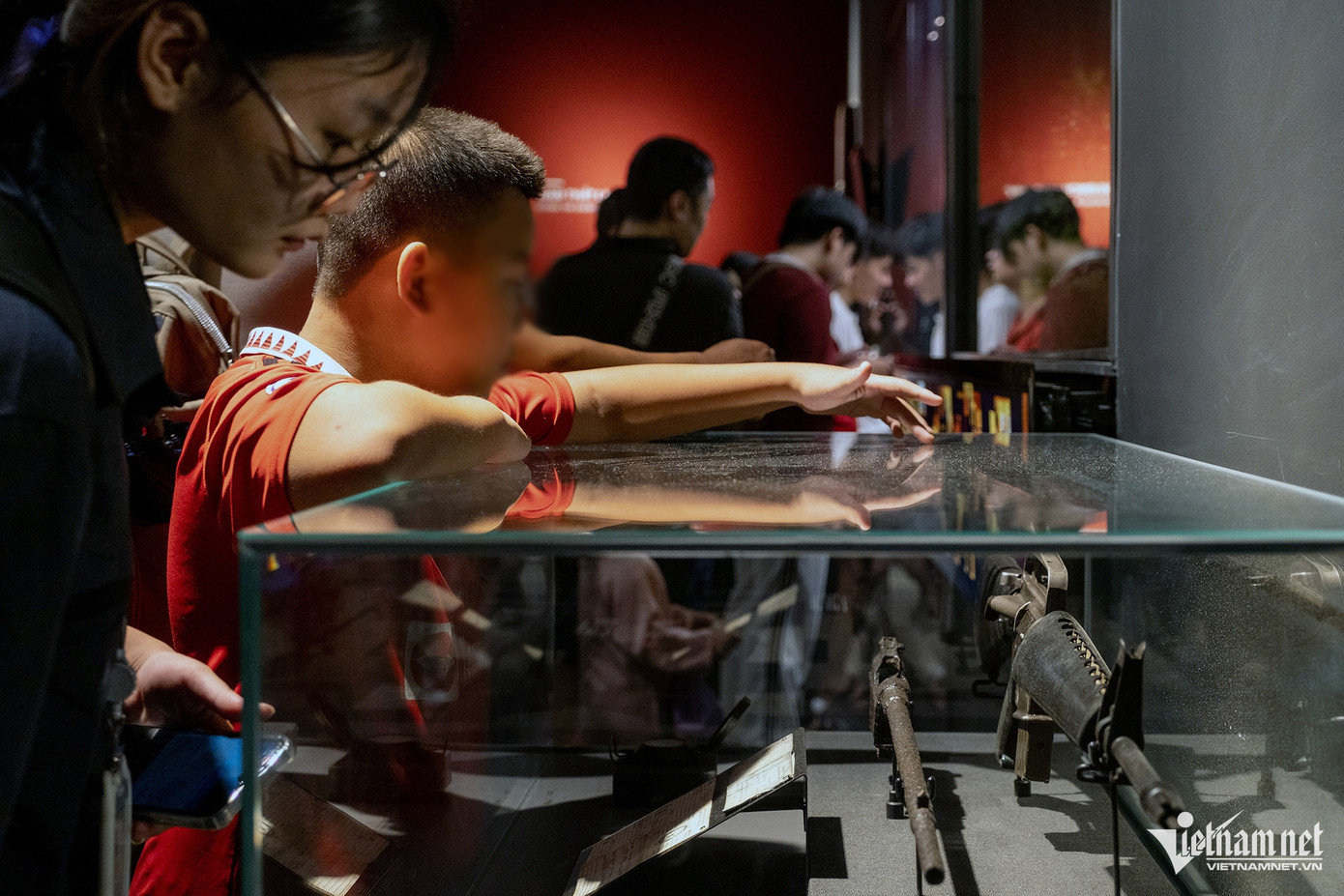 Hàng loạt hành vi vi phạm nội quy của bảo tàng diễn ra phổ biến.