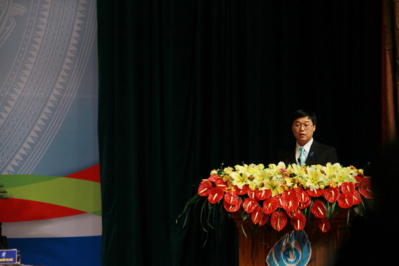 Anh Lê Quốc Phong, Bí thư T.Ư Đoàn, Phó chủ tịch T.Ư Hội SVVN đọc báo cáo chính trị tại ĐH