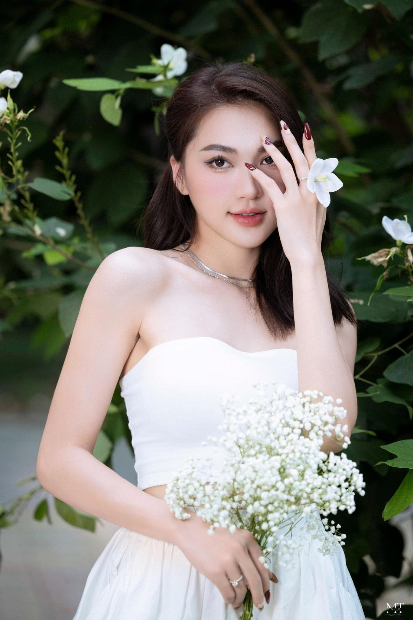 Ngọc Nữ từng vướng nghi vấn hẹn hò cầu thủ Phan Văn Đức nhưng cả hai sớm “đường ai nấy đi” vào năm 2018.