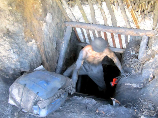 Anh Lương Bảo chui lên từ hầm than 