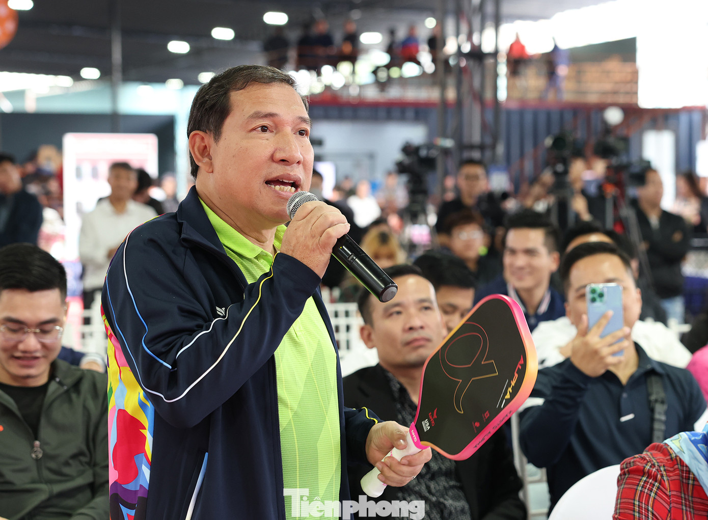 Đông đảo khách mời, khán giả có mặt tại sự kiện, trong đó có nghệ sĩ ưu tú Quang Thắng. Đông đảo khách mời, khán giả có mặt tại sự kiện, trong đó có nghệ sĩ ưu tú Quang Thắng.