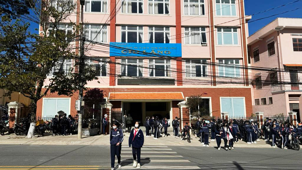 Trường Chi Lăng có 2 cấp học