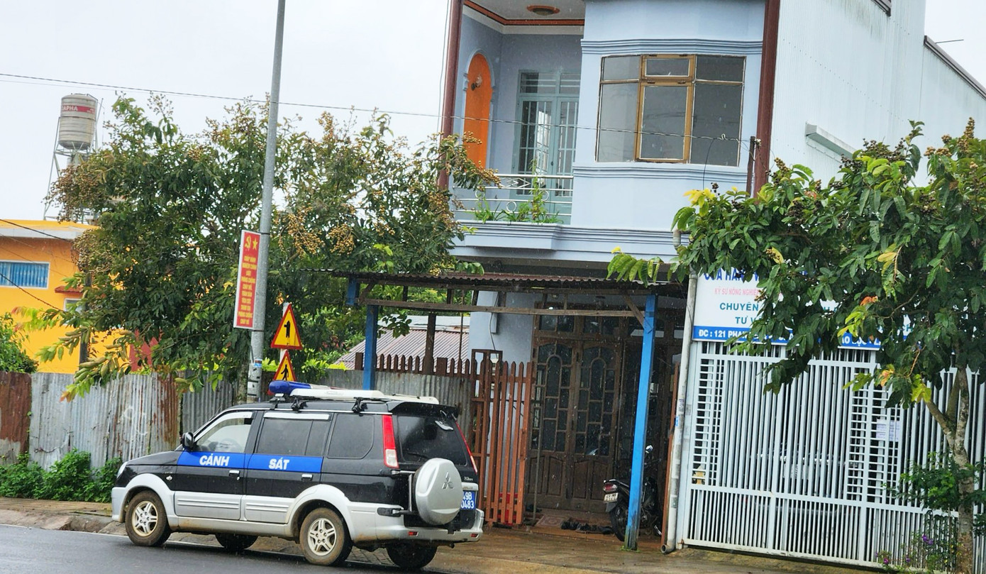 Khám xét nơi ở của bị can Đoàn Ngọc Hùng Khám xét nơi ở của bị can Đoàn Ngọc Hùng