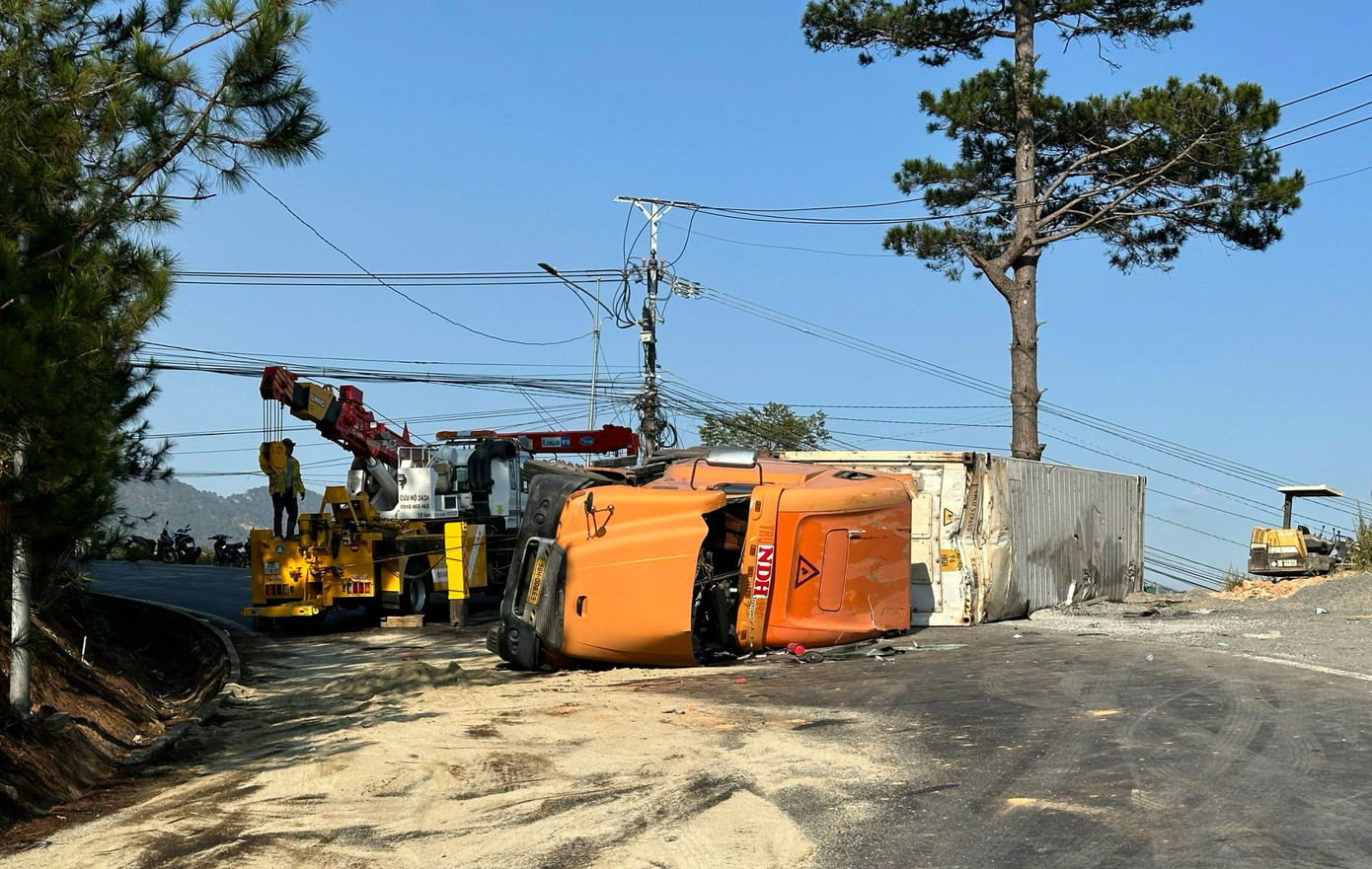 Hiện trường vụ tai nạn trên đèo Mimosa Hiện trường vụ tai nạn trên đèo Mimosa