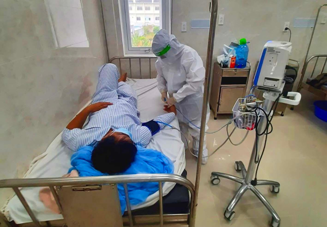 Điều trị cho bệnh nhân COVID tại Bệnh viện Đa khoa II Lâm Đồng