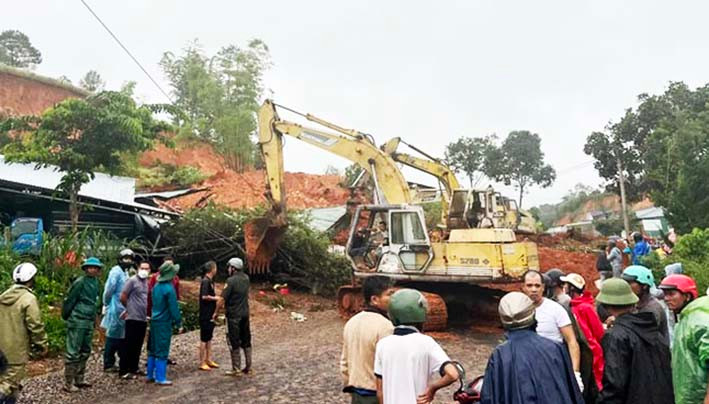 Hiện trường vụ sạt trượt đất gây sập nhà, hai người thương vong chiều 20/7