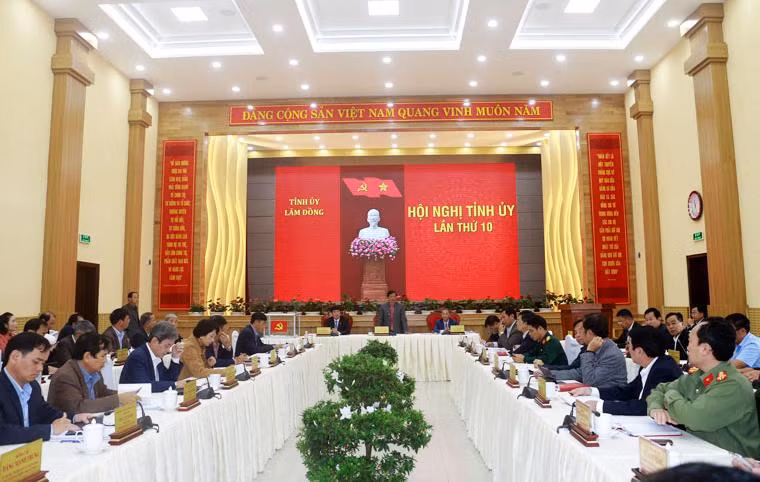 Quang cảnh kỳ họp thứ 10 Ban Chấp hành Đảng bộ tỉnh Lâm Đồng
