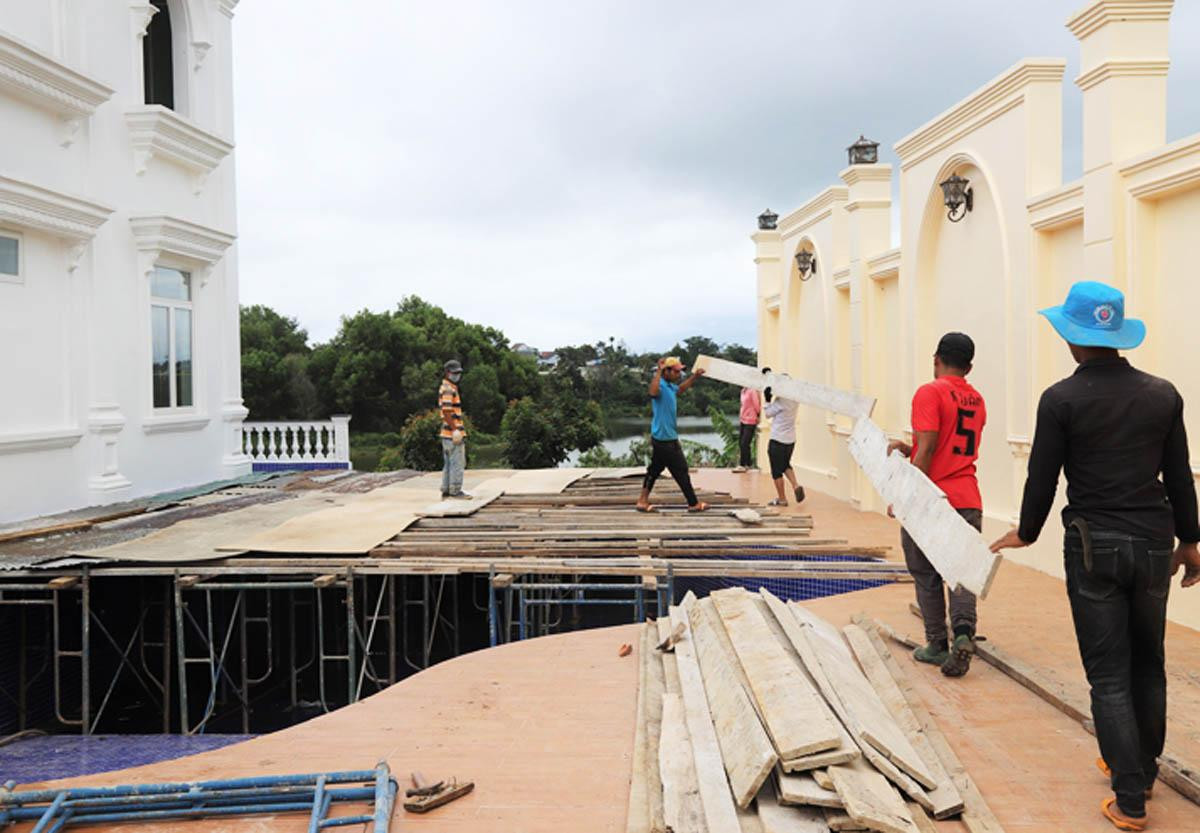 Tháo dỡ biệt thự không phép ở Bảo Lộc