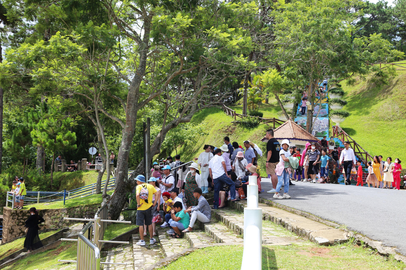 Thung lũng tình yêu là thắng cảnh thu hút du khách bậc nhất Đà Lạt