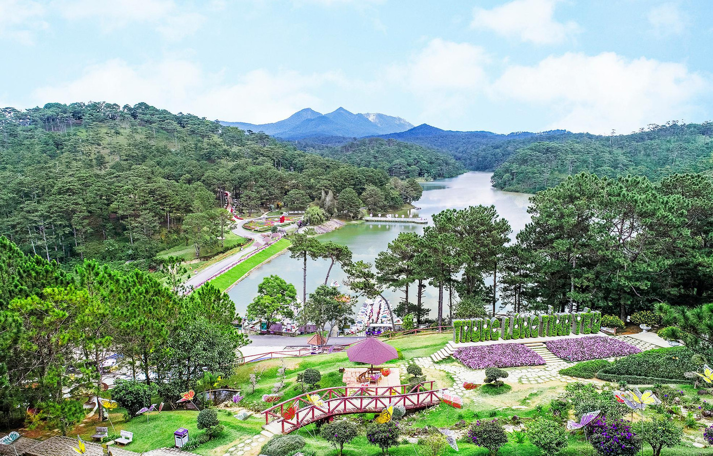 Thung lũng tình yêu giữa bạt ngàn rừng thông