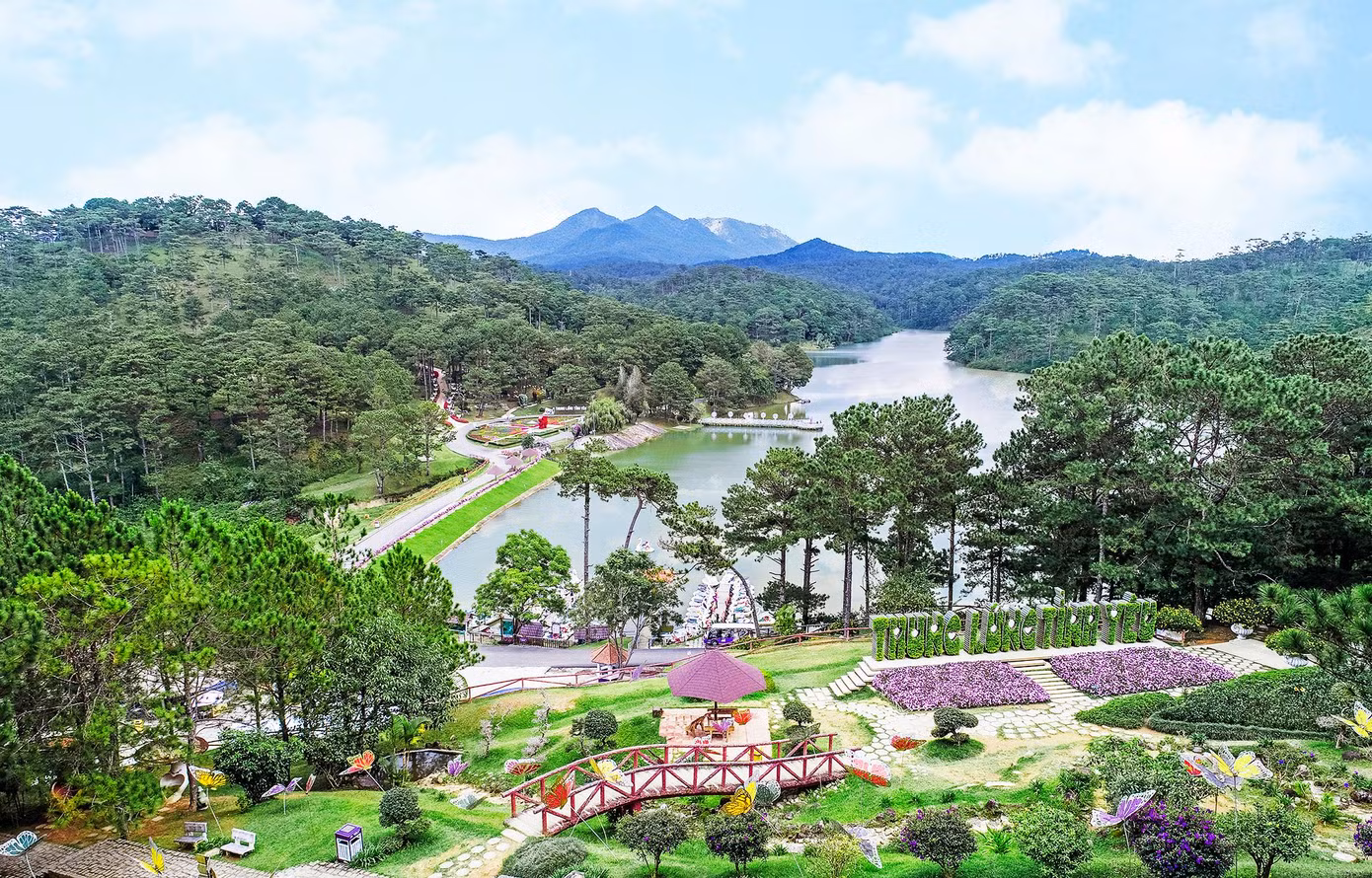 Thung lũng tình yêu giữa bạt ngàn rừng thông Thung lũng tình yêu giữa bạt ngàn rừng thông