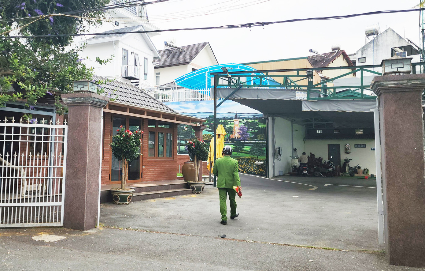 Công an khám xét nhà riêng của ông Trần Văn Hiệp