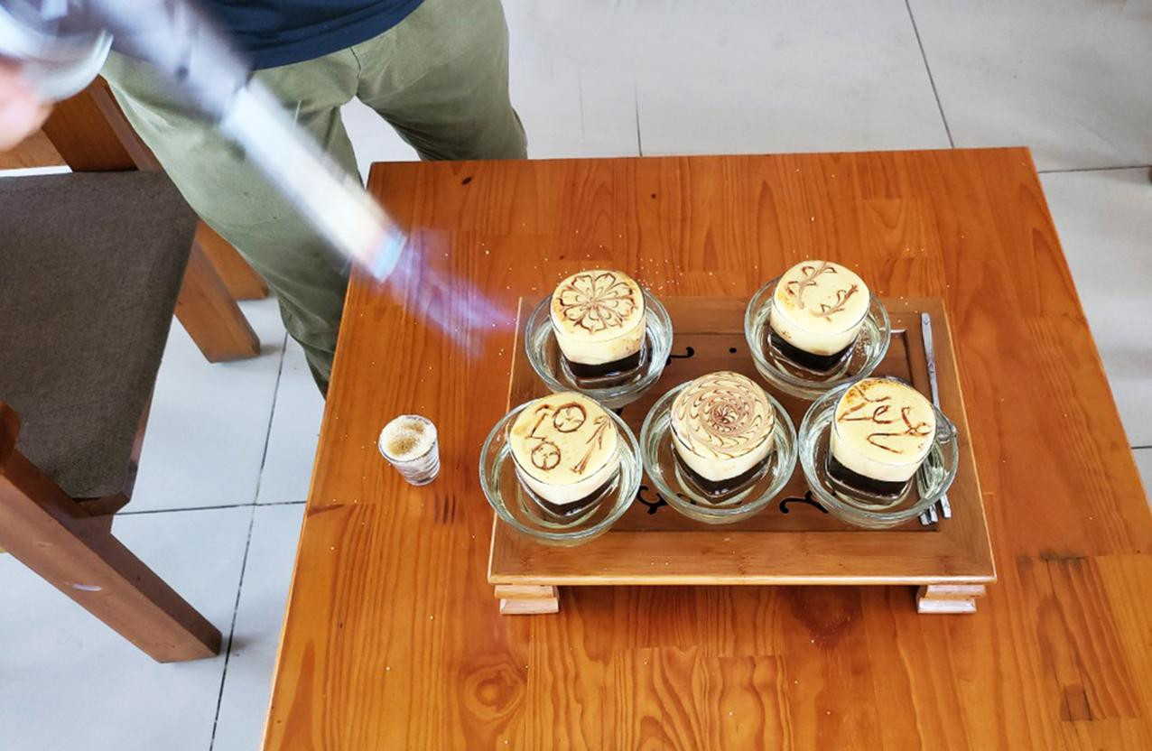 Cà phê "Phượng hoàng lửa" của quán Photo And Bike Coffee