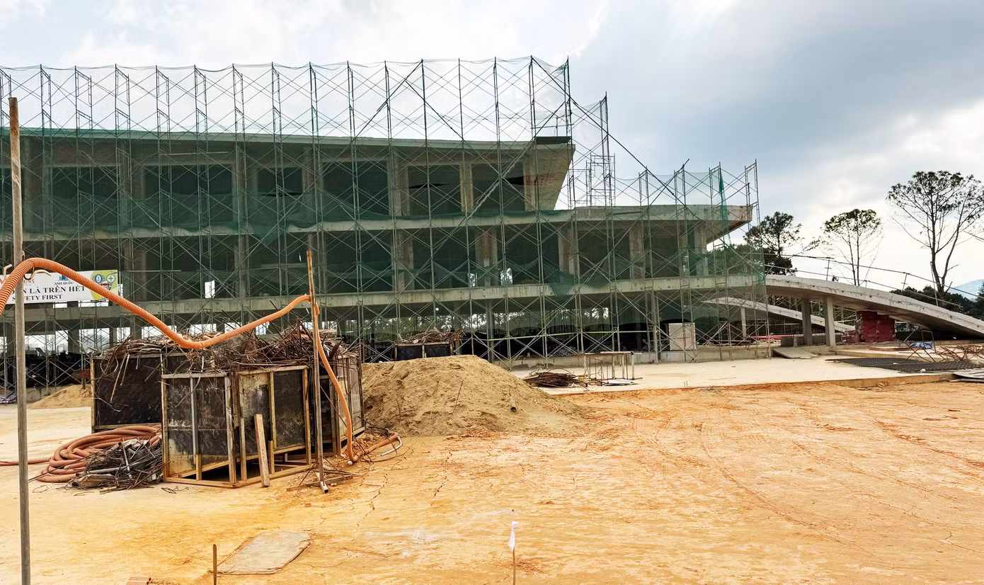 Công trình sai phạm trên sân Golf Đà Lạt Công trình sai phạm trên sân Golf Đà Lạt