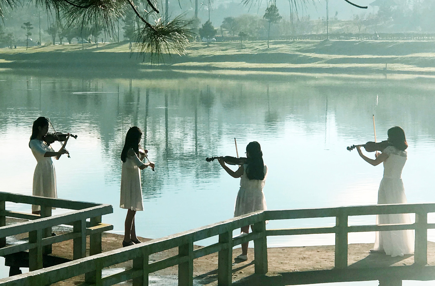 Hồ Xuân Hương là phim trường ưa thích của nhiều đạo diễn phim.