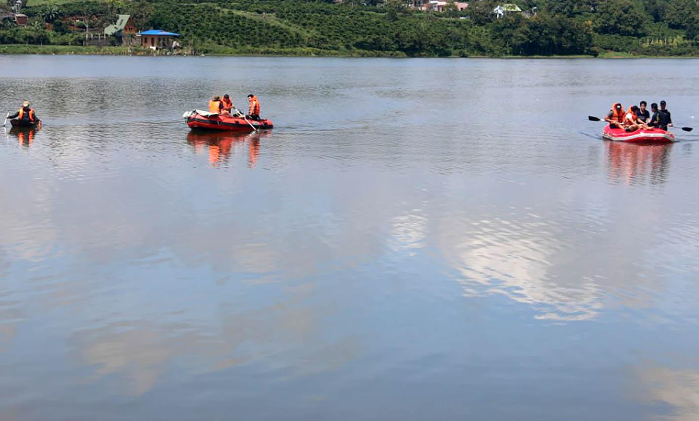 Tìm kiếm người mất tích trên hồ Tây Di Linh