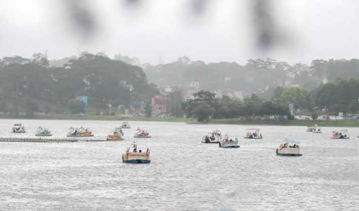 Mưa ở trung tâm TP Đà Lạt Mưa ở trung tâm TP Đà Lạt