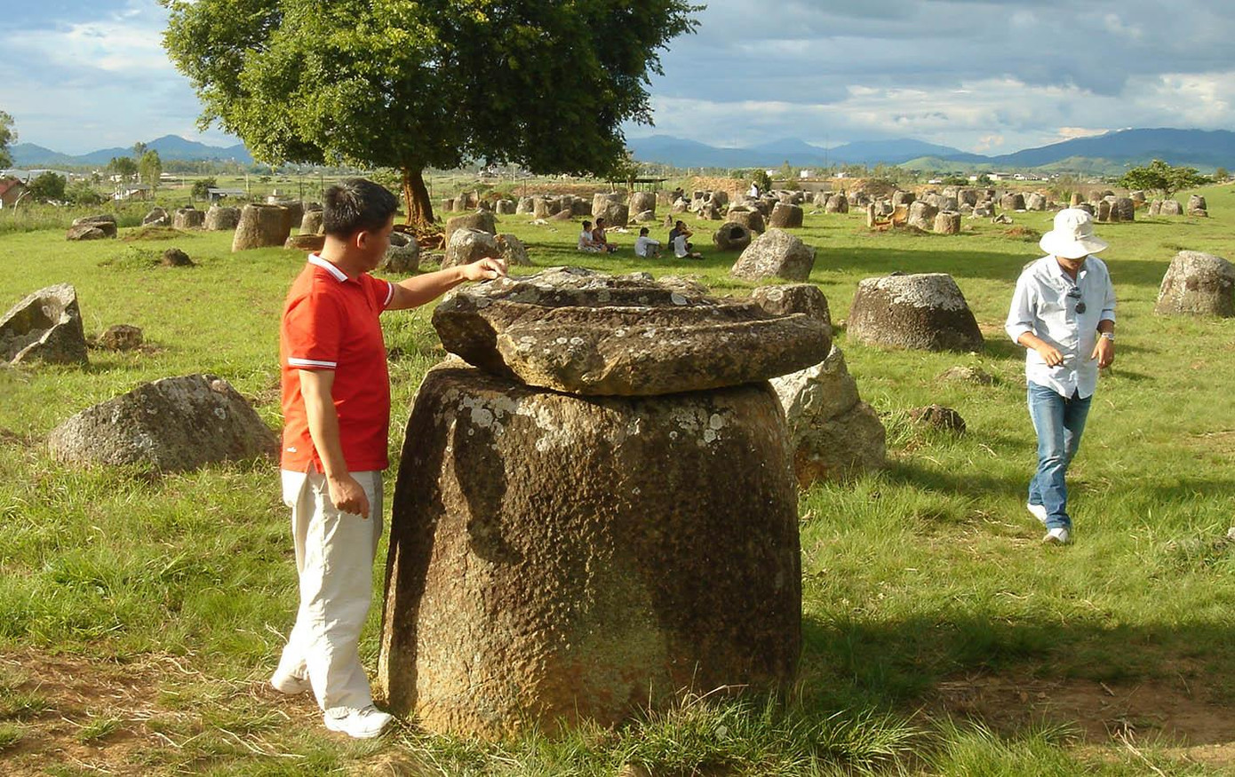 Chiếc chum duy nhất vẫn còn nắp đậy Chiếc chum duy nhất vẫn còn nắp đậy